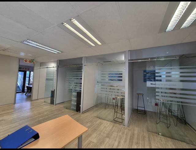 250M² OFFICE TO LET IN VORNA VALLEY